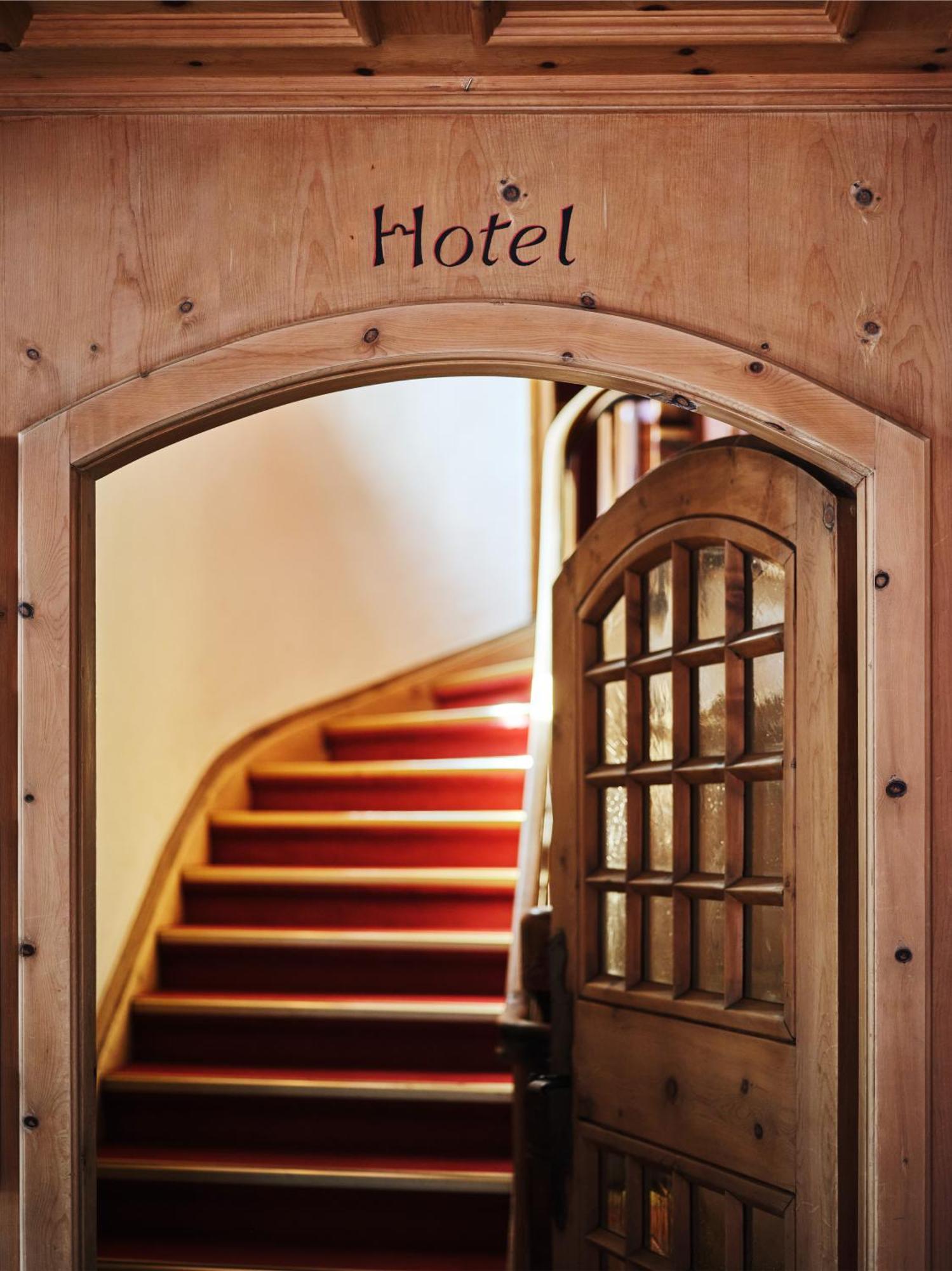 Romantik Hotel Chesa Grischuna Klosters Bagian luar foto
