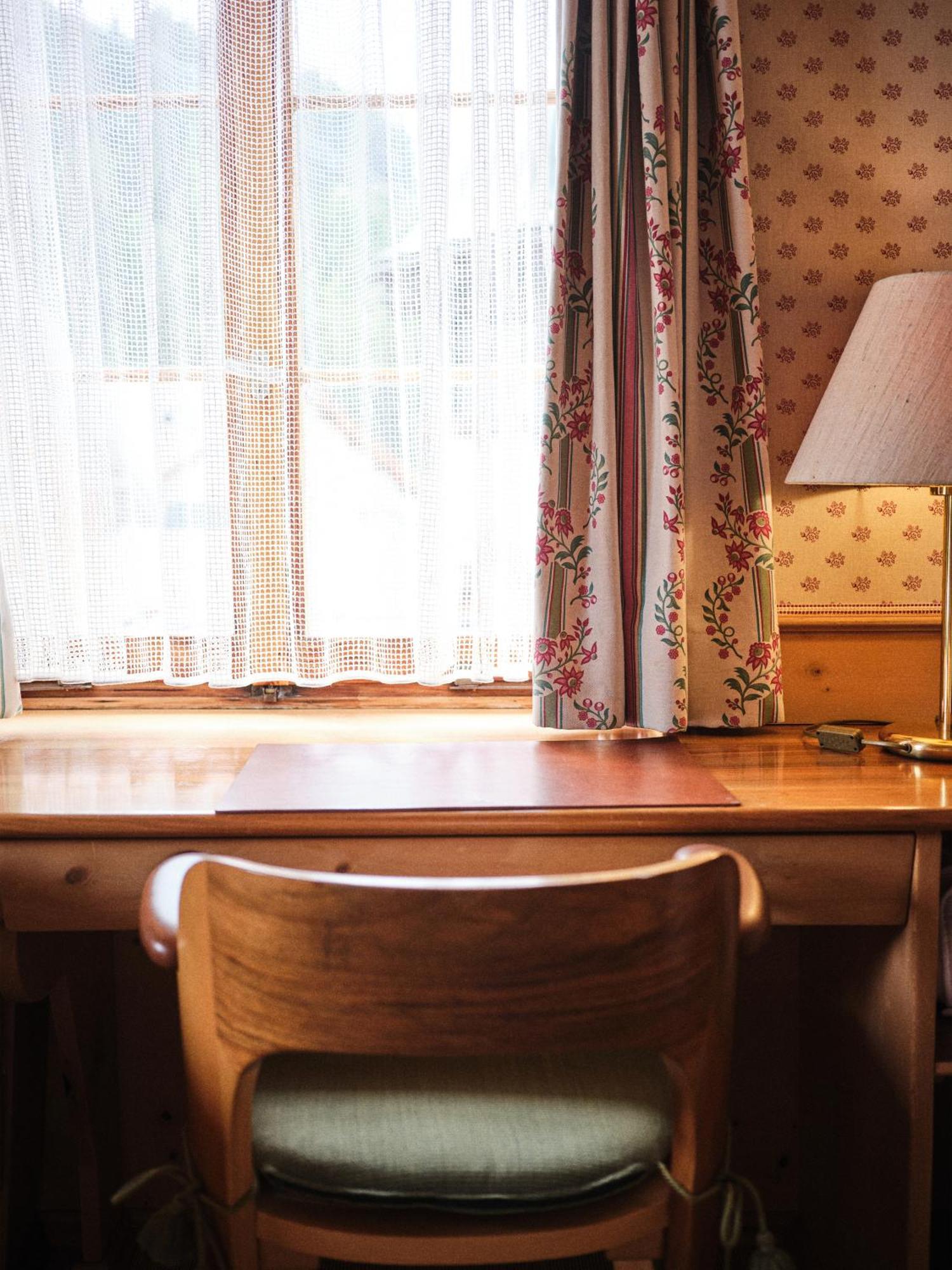 Romantik Hotel Chesa Grischuna Klosters Ruang foto