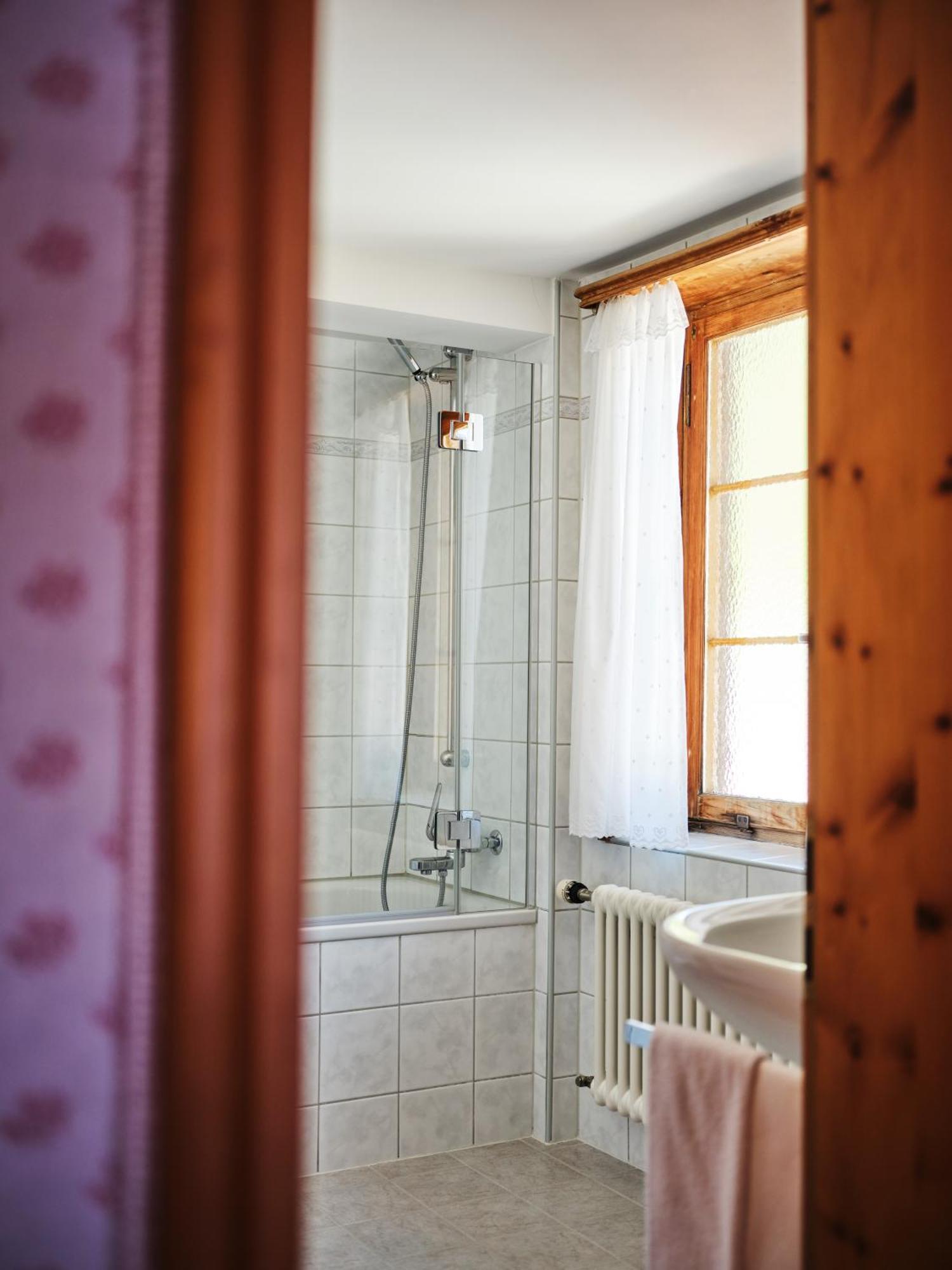Romantik Hotel Chesa Grischuna Klosters Ruang foto
