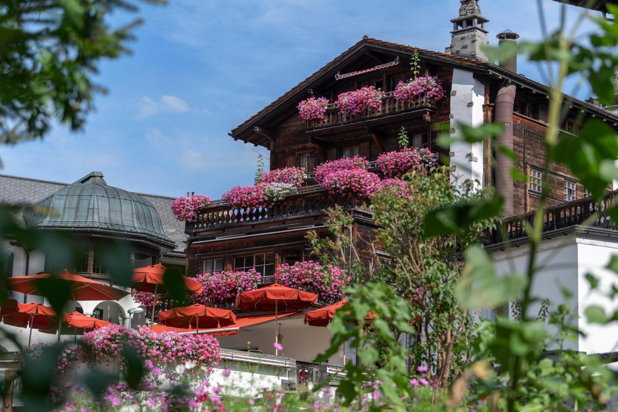 Romantik Hotel Chesa Grischuna Klosters Bagian luar foto